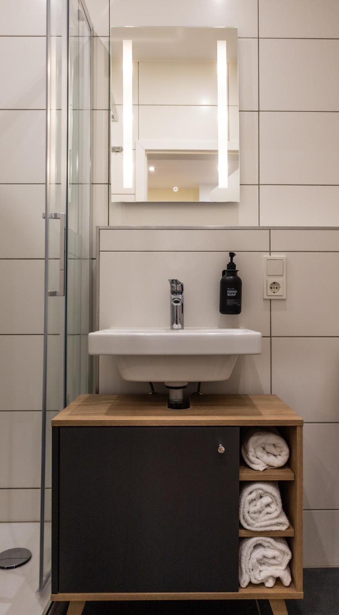 Hln Apartments Am Bahnhof 萨尔布吕肯 外观 照片